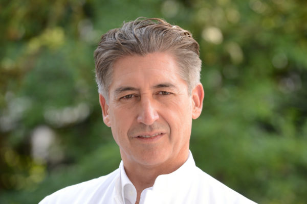 Dr. David Bórquez, niedergelassener Onkologe am EVK in Bergisch Gladbach