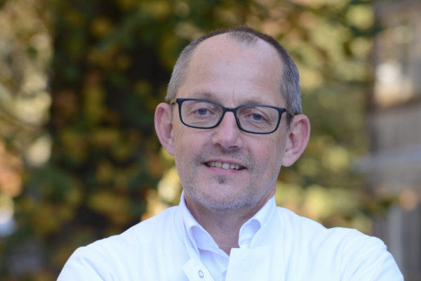 Strahlentherapeut Dr. Horst-Dieter Weinhold, Vorsitzender des Tumorzentrums